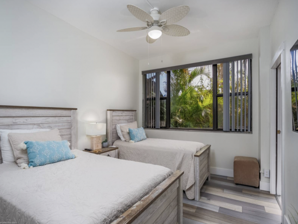 Beautiful Two Bedroom Vacation Rental Condo in Siesta Key